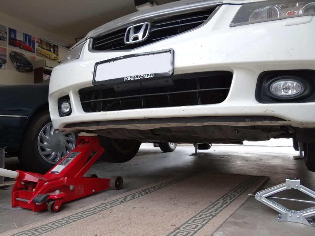 DIY Service Accord Euro CL9 [Part 1] oil filter and oil change